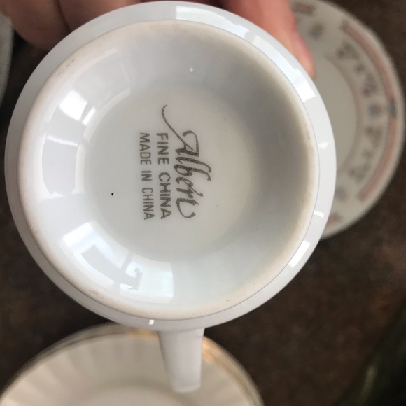 Set of 6 teacups and plates - Picture 4 of 5